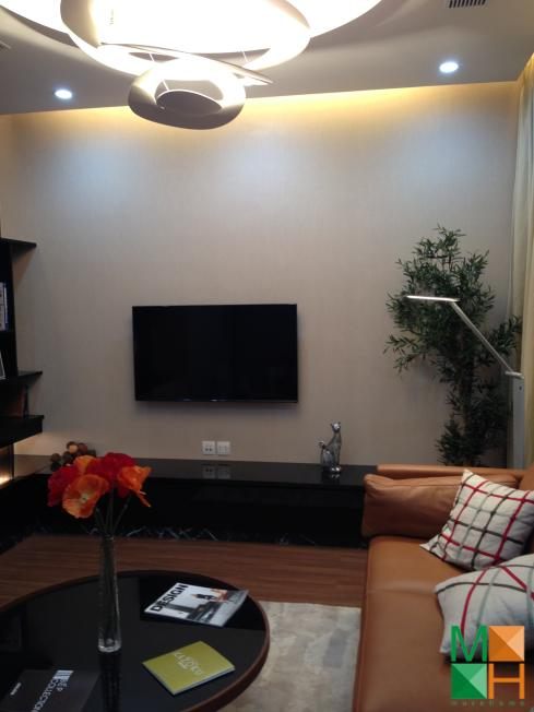 thi-cong-giay-dan-tuong-can-ho-mau-imperia-garden (32)